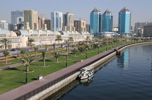 Promenade at Sharjah Creek — Stock Photo, Image