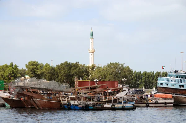 单桅帆船在沙迦克里克 — 图库照片