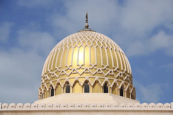 Golden Mosque Cupola in Sharjah — Stock Photo, Image