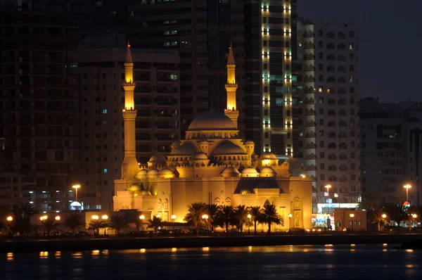 Al noor moskee in sharjah stad bij nacht — Stockfoto