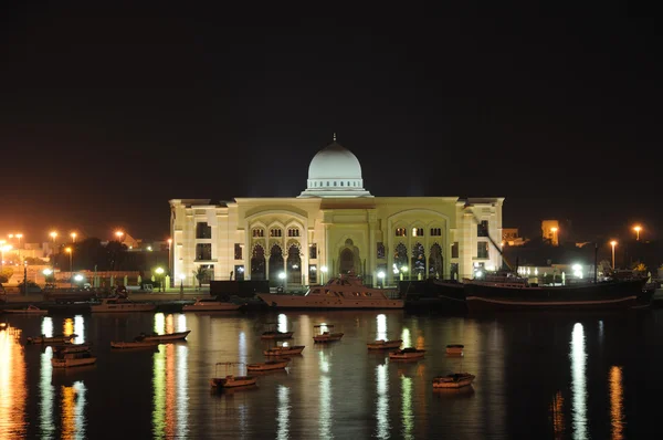 Sharjah-folyóra éjjel, Egyesült arab Emírségek — Stock Fotó