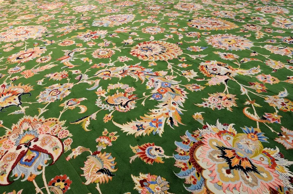 Hermosa alfombra oriental hecha a mano — Foto de Stock