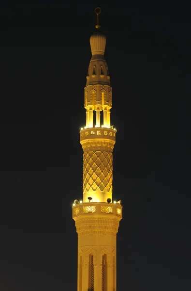 Mosque Minaret illuminated at night, Dubai — Stock Photo, Image