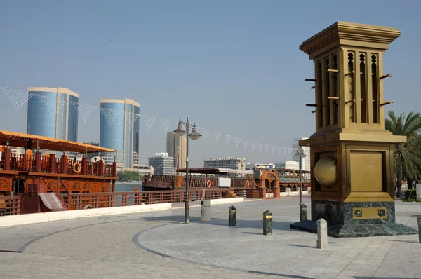 Набережної в районі Дубай-Крік, Об'єднані Арабські Емірати — стокове фото