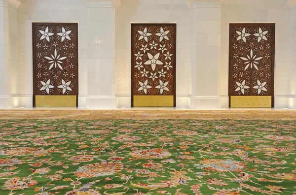 Interieur van sheikh zayed moskee, Verenigde Arabische Emiraten — Stockfoto