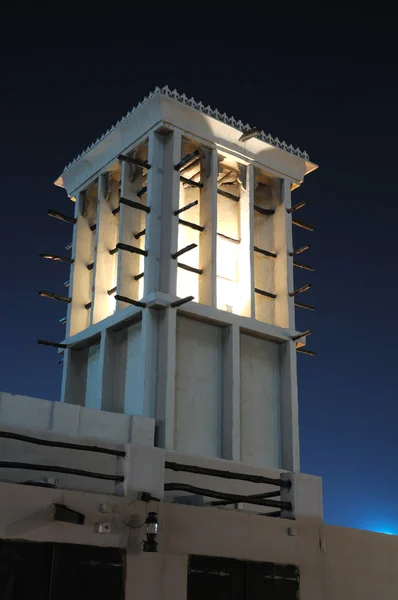 Αιολική σωλήνα πύργος στο Ντουμπάι — Φωτογραφία Αρχείου