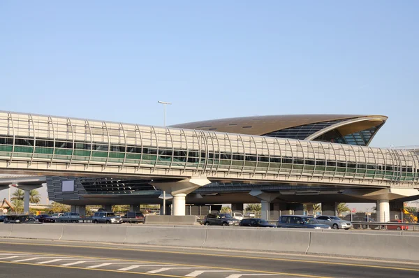Futuristická stanice metra v Dubaji — Stock fotografie