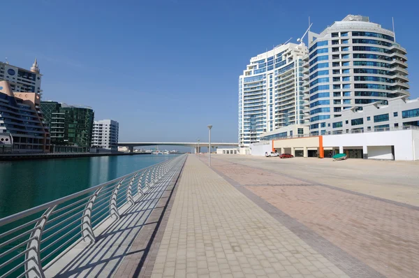 Променад в Dubai Marina — стоковое фото
