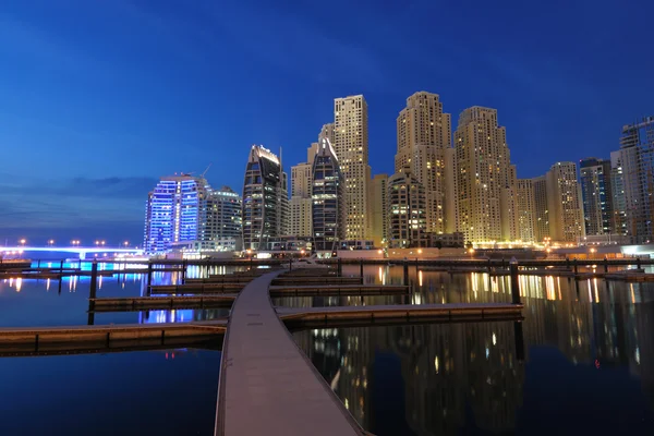 Dubai marina i skymningen, dubai — Stockfoto