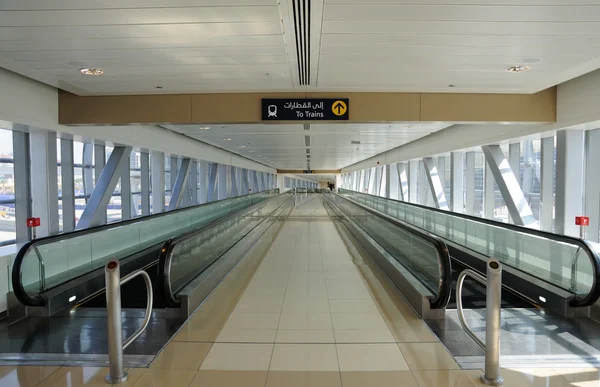 Moving Walkway at Metro Station in Dubai — Stock Photo, Image