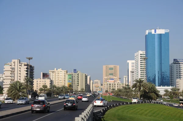 Rua em Sharjah City, Emirados Árabes Unidos — Fotografia de Stock