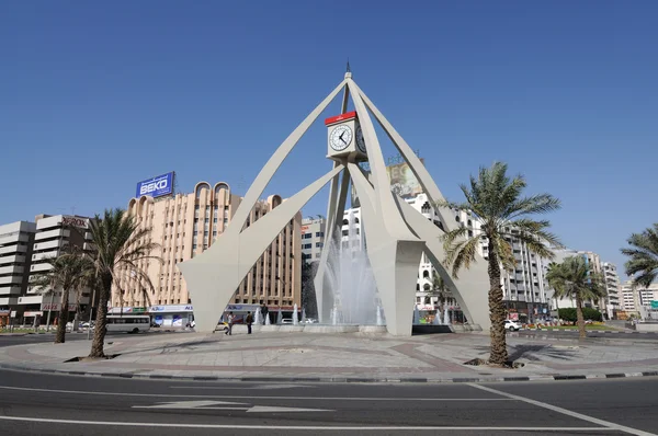 Тауэрные часы в Дубае — стоковое фото