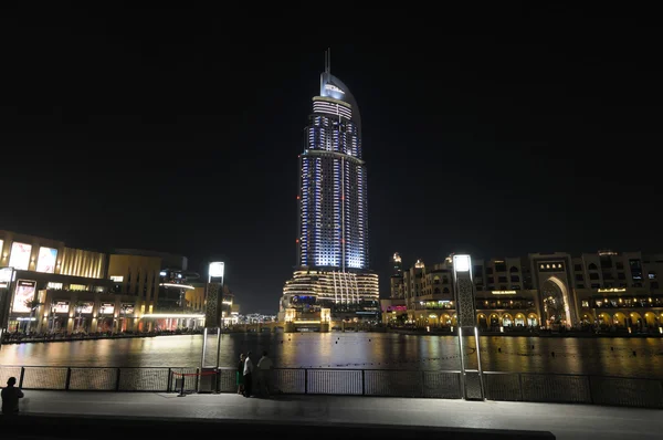 Het adres hotel's nachts. Dubai — Stockfoto