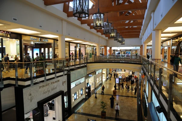 Shoppingcentret Mall of emirates, dubai — Stockfoto