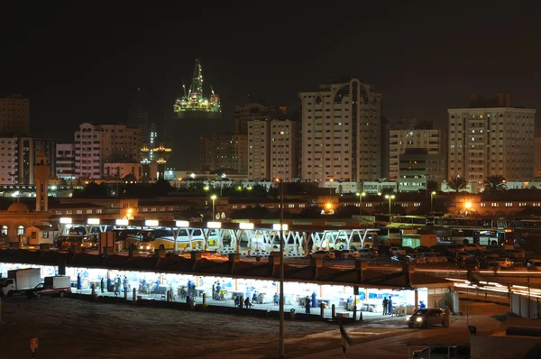 Marché aux poissons à Sharjah City la nuit . — Photo