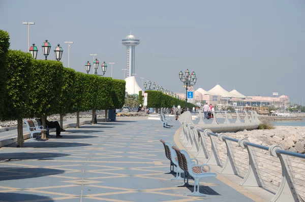 Promenade in Abu Dhabi — Stockfoto