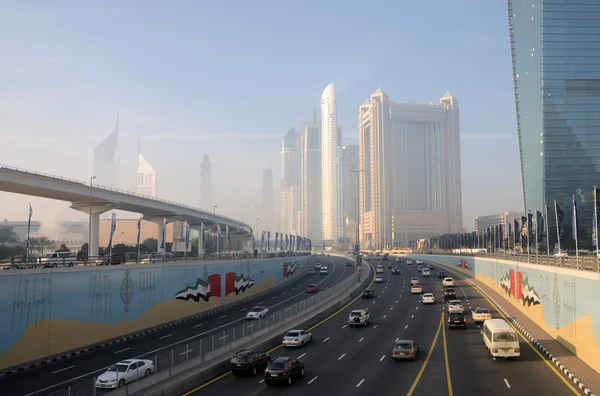 Sheikh zayed road i dubai — Stockfoto