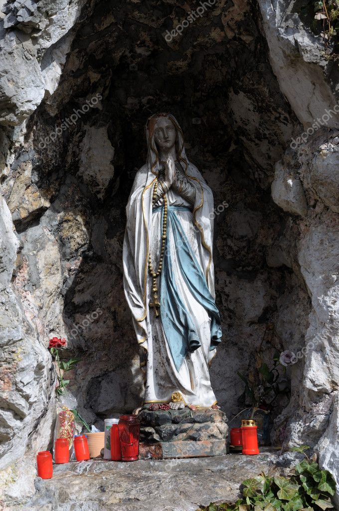 Statue of Virgin Mary in a cave. Fuessen Germany — Stock Photo ...