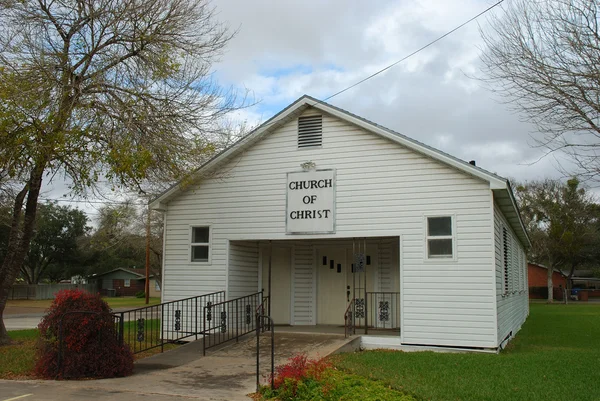 Церковь Христа в маленьком американском городке — стоковое фото