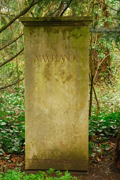 Náhrobní kámen slavný lékař max planck — Stock fotografie