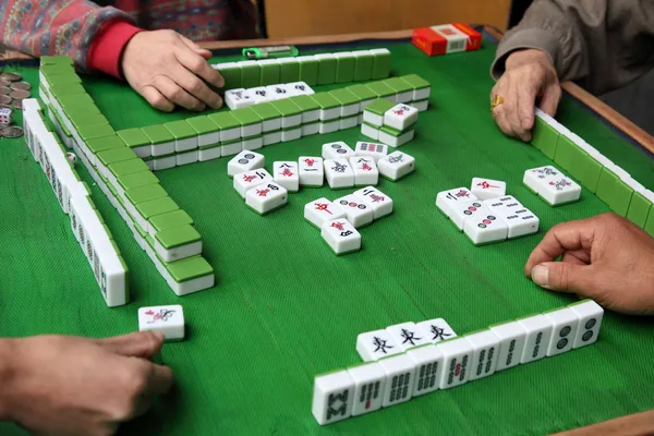 Chinese playing Majong. Shanghai China — Stock Photo, Image