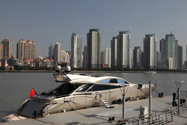 Luxusjacht in Shanghai, China — Stockfoto