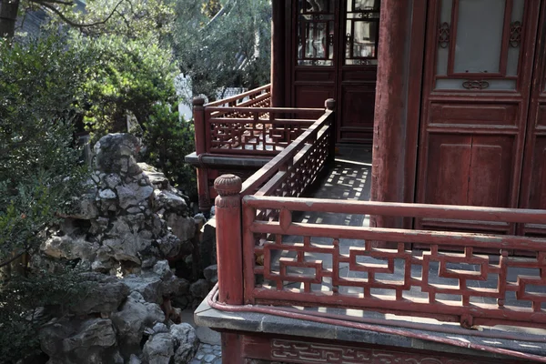 Παραδοσιακή κινεζική ΟΙΚΟΔΟΜΩΝΤΑΣ yuyuan κήπος, shanghai Κίνα — Φωτογραφία Αρχείου