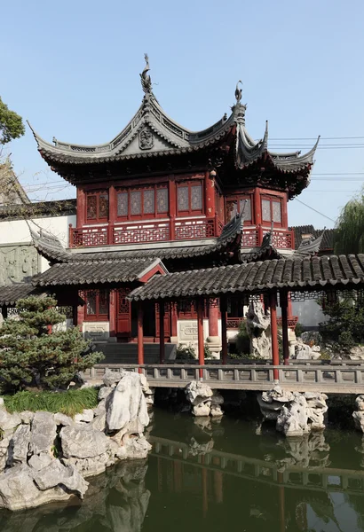 Традиционное китайское здание в саду Юйюань, Шанхай Китай — стоковое фото