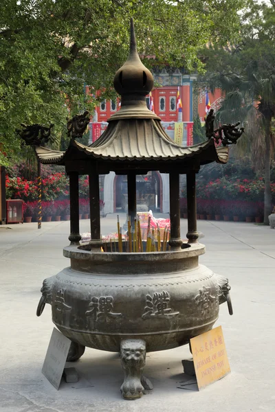 Bruciatore di incenso al Tempio Buddista di Hong Kong — Foto Stock
