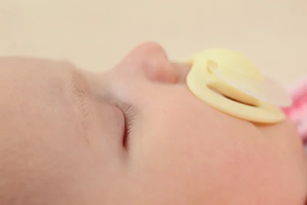 Портрет спящего младенца — стоковое фото