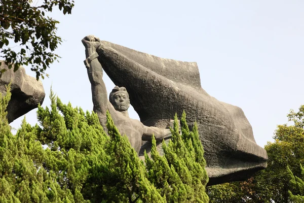 Старий соціалістичного пам'ятник в Шанхаї, Китай — стокове фото
