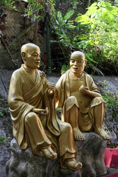 Posąg mnicha w świątyni 10000 buddów w hong Kongu — Zdjęcie stockowe