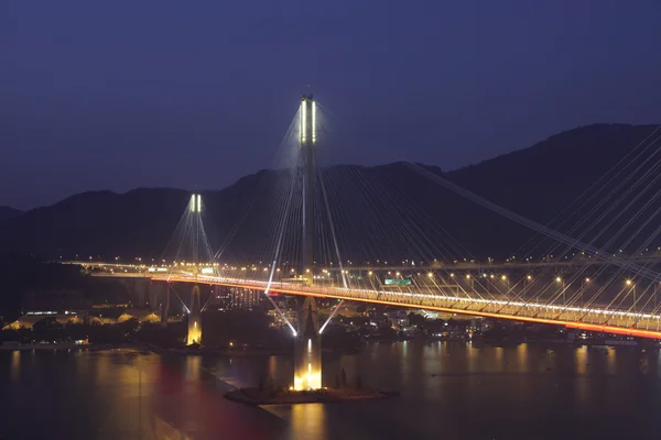 Мост Тинг Кау ночью, Гонконг — стоковое фото