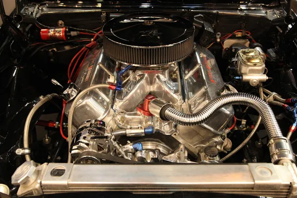 V8 motor van de chevrolet camaro ss uit 1967 — Stockfoto