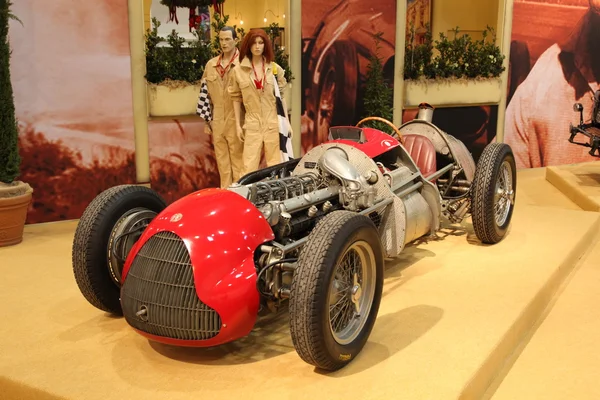 Histórico carro de corrida Alfa Romeo — Fotografia de Stock
