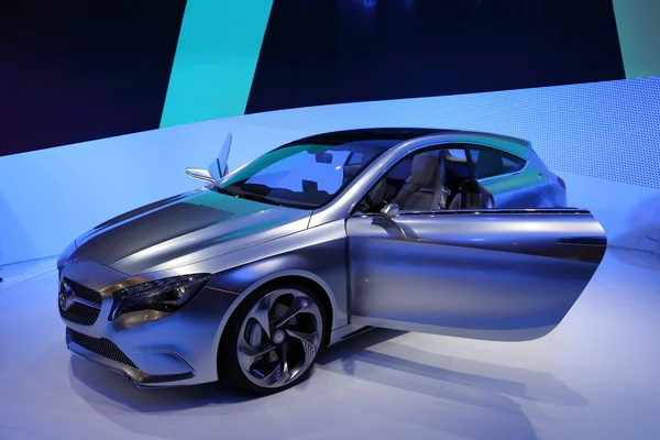 Mercedes benz nové třídy — Stock fotografie