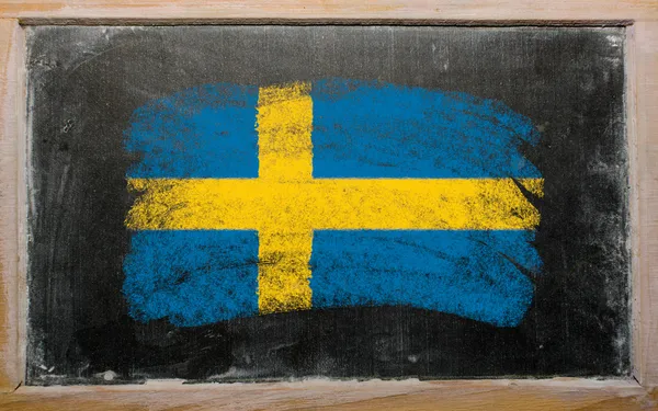 Bandeira da Suécia em quadro-negro pintado com giz — Fotografia de Stock
