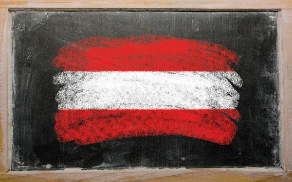 Σημαία της Αυστρίας στο blackboard ζωγραφισμένα με κιμωλία — Φωτογραφία Αρχείου