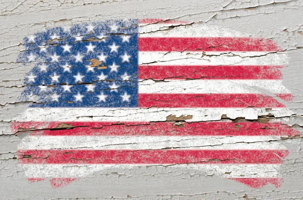 Flagge der USA auf Grunge-Holzstruktur mit Kreide bemalt — Stockfoto