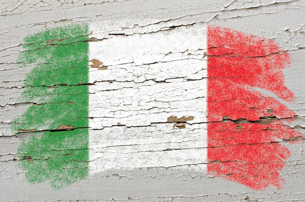 意大利国旗的 grunge 木质纹理上用粉笔绘 — 图库照片