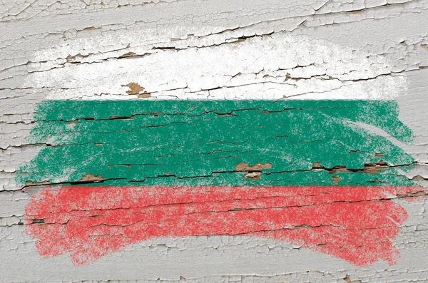 Bulgária zászlaja a grunge fa textúra festett kréta — Stock Fotó
