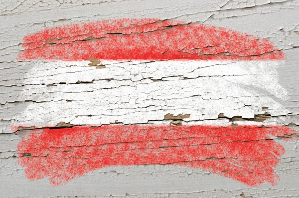 Bandeira da Áustria em grunge textura de madeira pintada com giz — Fotografia de Stock