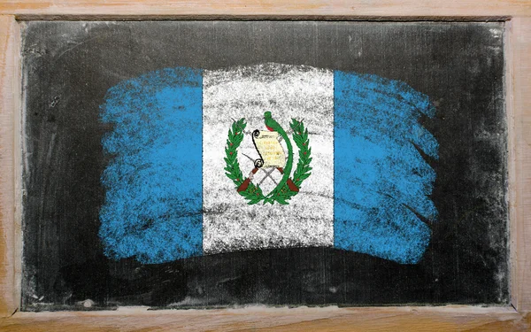Flagge von Guatemala auf Tafel mit Kreide bemalt — Stockfoto