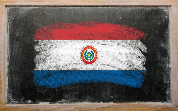 国旗巴拉圭的黑板上用粉笔绘 — 图库照片