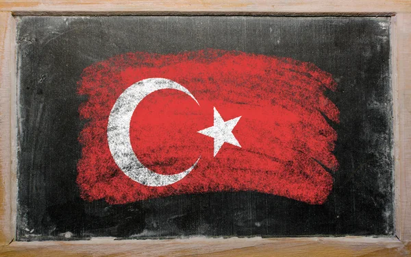 Vlag van Turkije op blackboard geschilderd met krijt — Stockfoto