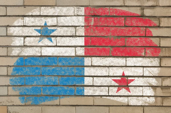 Bandeira do panamá na parede de tijolo grunge pintado com giz — Fotografia de Stock