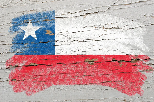 Chili-Flagge auf Grunge-Holzstruktur mit Kreide bemalt — Stockfoto