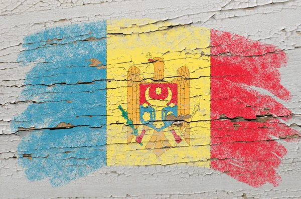 Vlajka Moldavské na grunge dřevěné textury namalované křídou — Stock fotografie