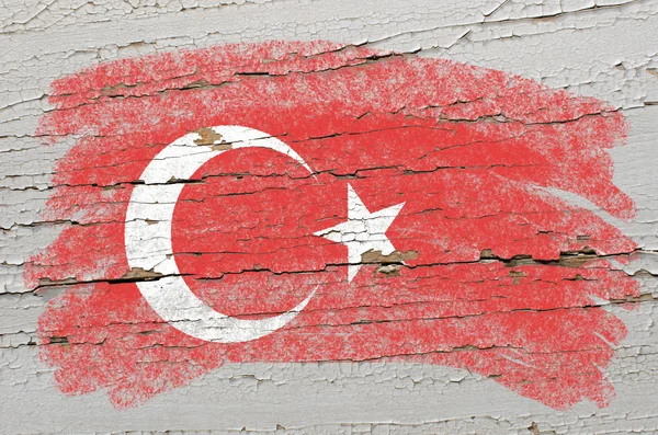 Flagge der Türkei auf Grunge-Holzstruktur mit Kreide bemalt — Stockfoto