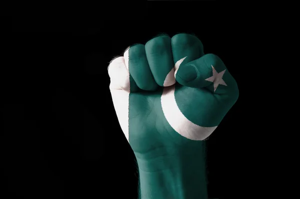 Punho pintado em cores da bandeira do Paquistão — Fotografia de Stock